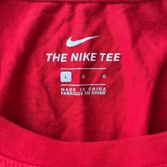 Men’s Nike Shirt - Picture 2 of 5